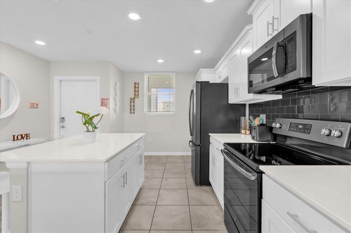 Image No.11-2 Bed Property for sale