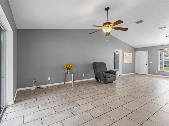 Image No.11-3 Bed Property for sale