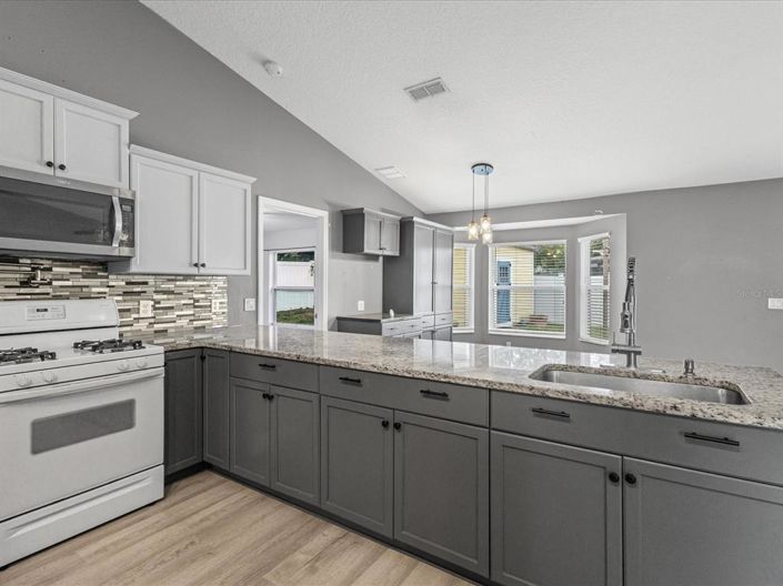 Image No.14-3 Bed Property for sale