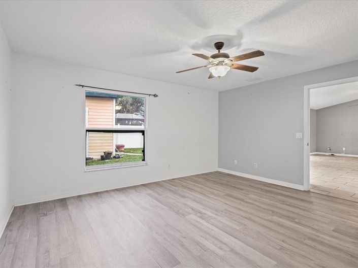 Image No.19-3 Bed Property for sale