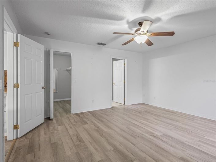 Image No.21-3 Bed Property for sale