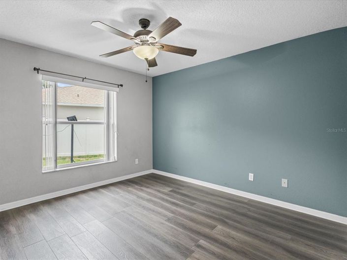 Image No.26-3 Bed Property for sale