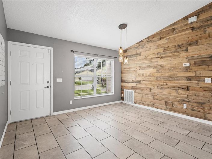 Image No.5-3 Bed Property for sale