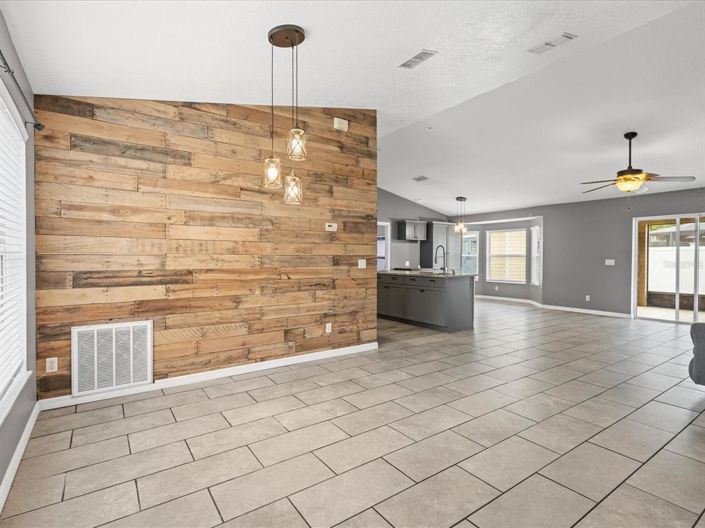 Image No.8-3 Bed Property for sale