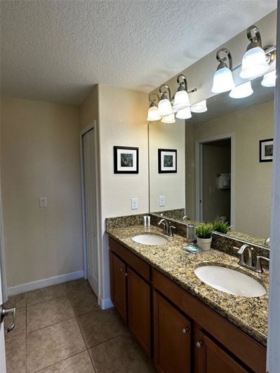 Image No.33-7 Bed Property for sale