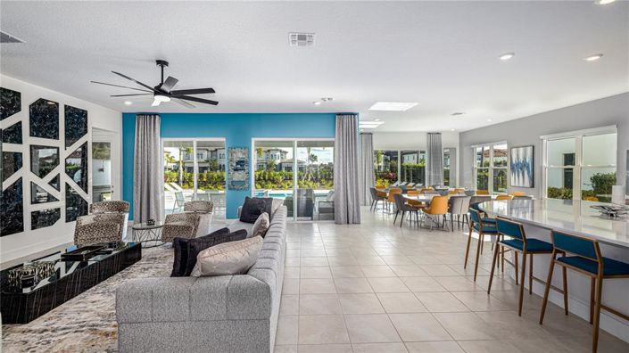 Image No.12-9 Bed Property for sale