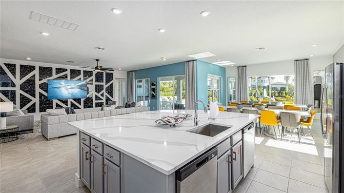 Image No.13-9 Bed Property for sale