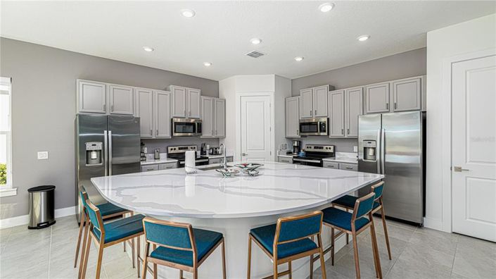 Image No.15-9 Bed Property for sale