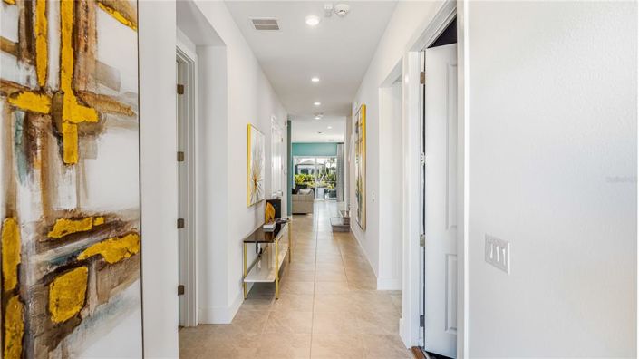 Image No.24-9 Bed Property for sale