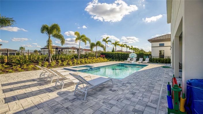 Image No.36-9 Bed Property for sale