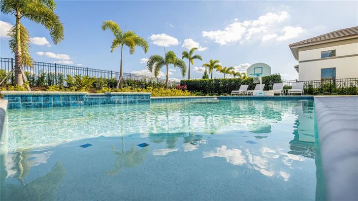 Image No.37-9 Bed Property for sale