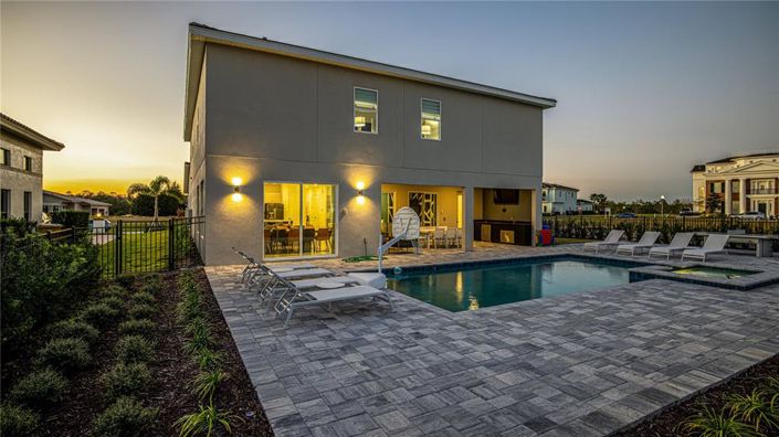 Image No.71-9 Bed Property for sale