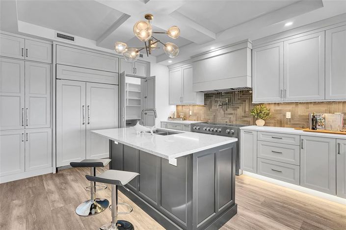 Image No.12-4 Bed Property for sale