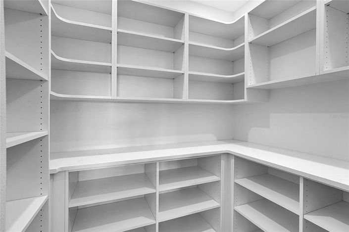 Image No.13-4 Bed Property for sale