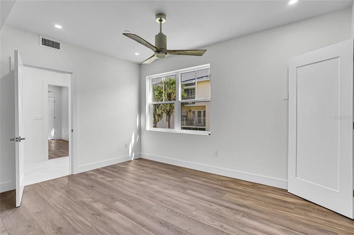 Image No.27-4 Bed Property for sale