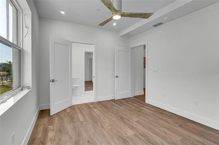 Image No.31-4 Bed Property for sale