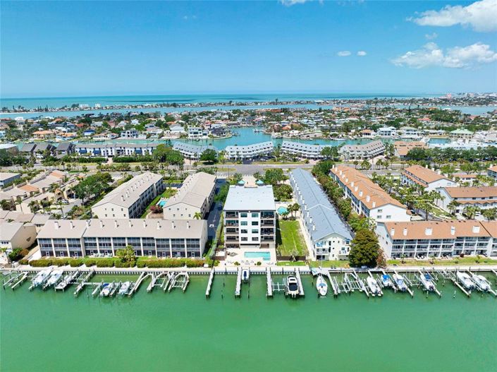 Image No.60-4 Bed Property for sale