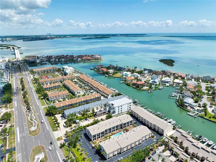 Image No.65-4 Bed Property for sale