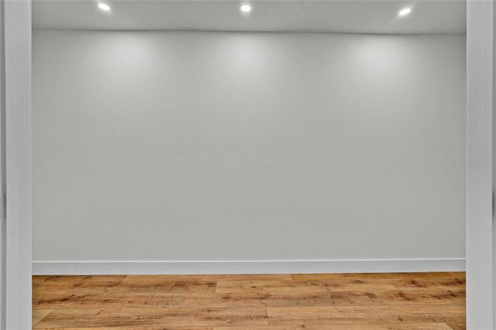 Image No.20-4 Bed Property for sale