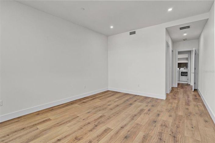 Image No.32-4 Bed Property for sale