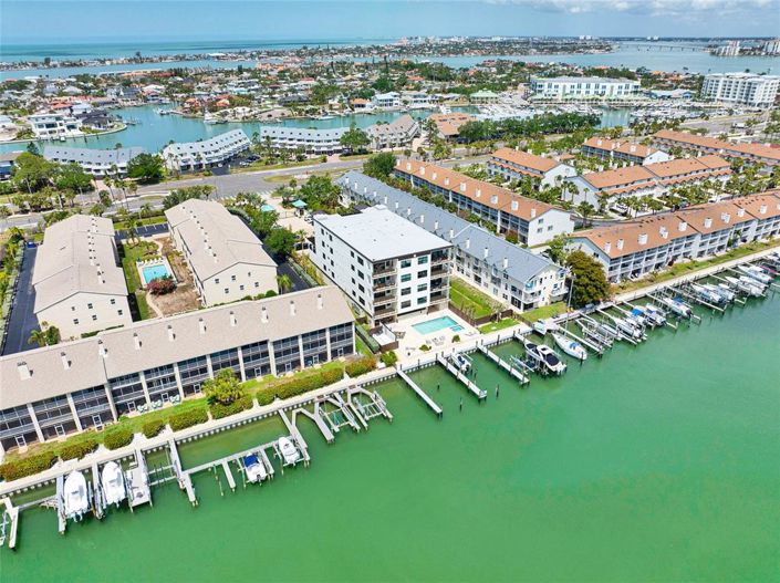 Image No.48-4 Bed Property for sale