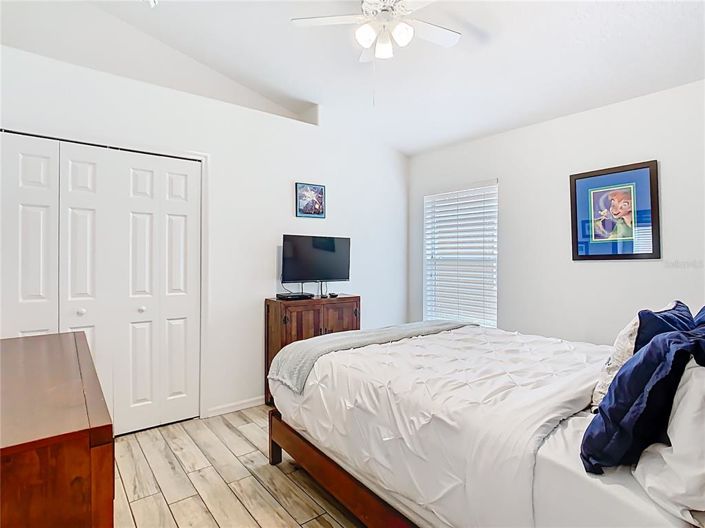 Image No.19-5 Bed Property for sale