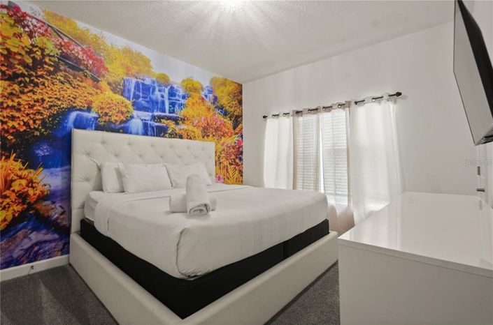 Image No.12-4 Bed Townhouse for sale