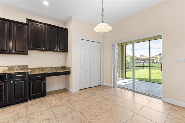 Image No.11-5 Bed Property for sale