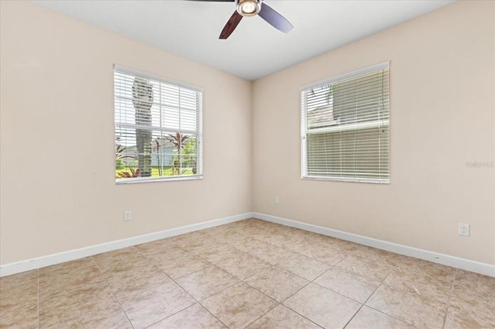 Image No.12-5 Bed Property for sale