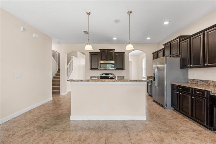 Image No.8-5 Bed Property for sale