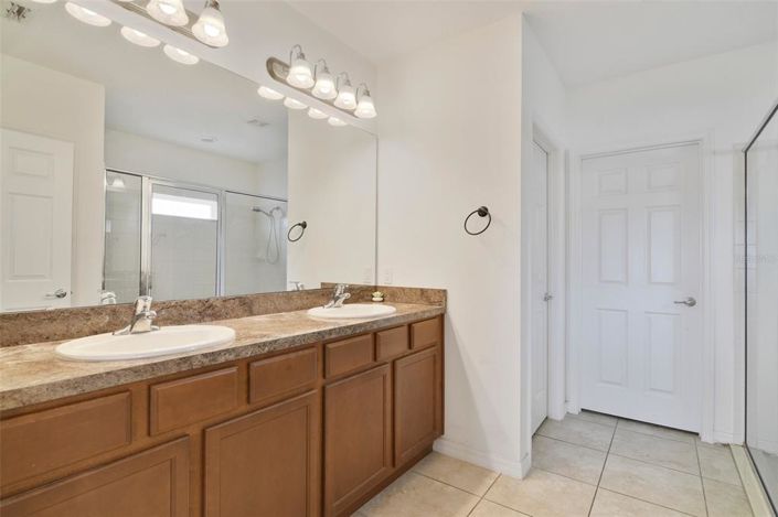 Image No.17-3 Bed Property for sale