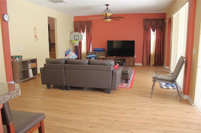 Image No.5-Propriété de 5 chambres à vendre à Kissimmee