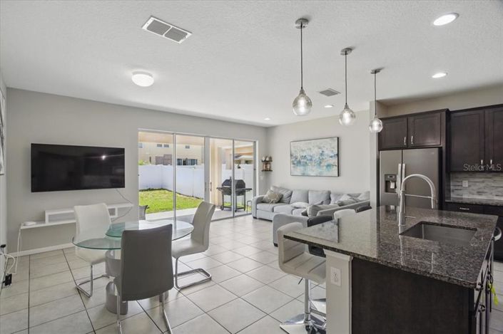 Image No.11-3 Bed Property for sale