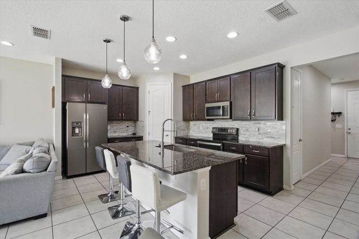 Image No.6-3 Bed Property for sale