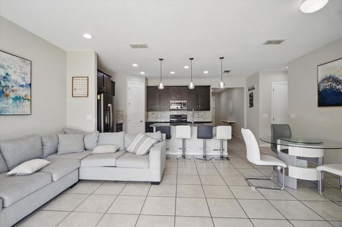 Image No.8-3 Bed Property for sale