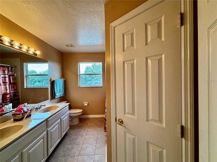 Image No.11-5 Bed Property for sale