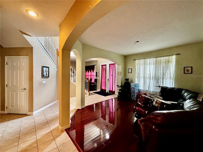 Image No.18-5 Bed Property for sale