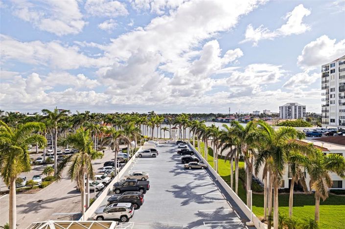 Image No.27-2 Bed Property for sale