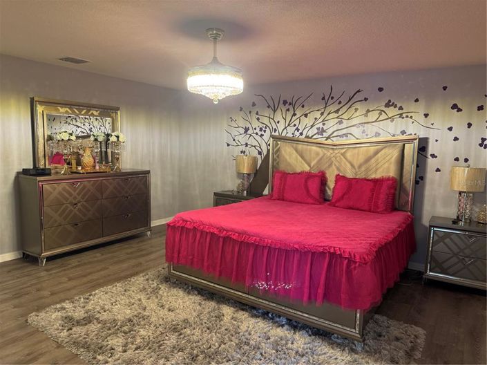 Image No.41-4 Bed Property for sale