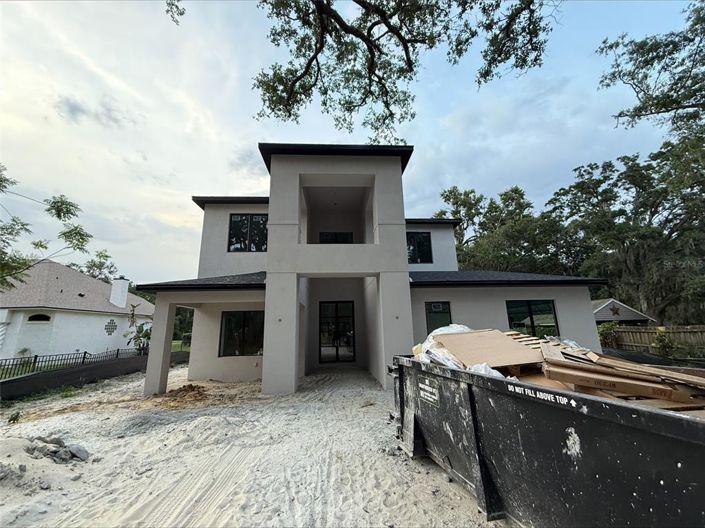 Image No.8-6 Bed Property for sale