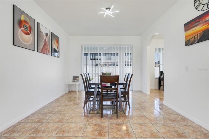 Image No.12-Propriété de 5 chambres à vendre à Kissimmee