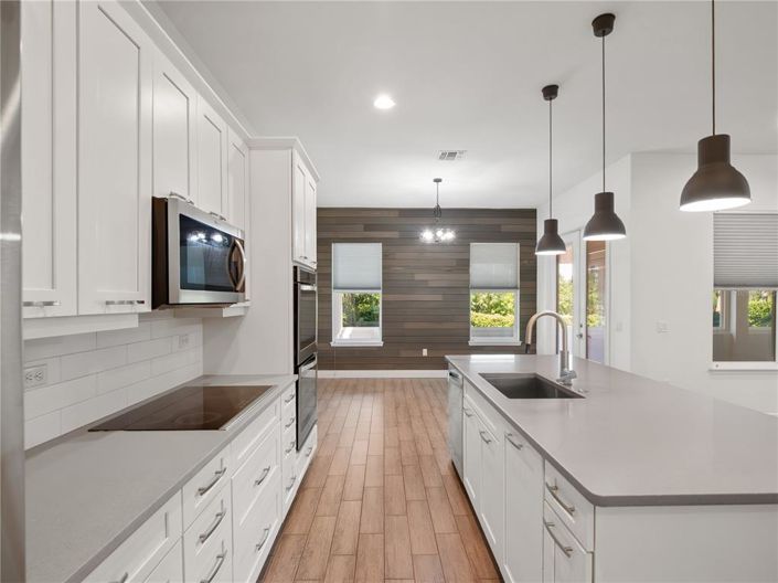 Image No.11-6 Bed Property for sale