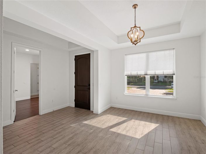 Image No.12-6 Bed Property for sale