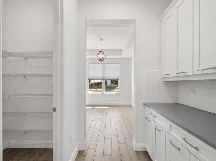 Image No.13-6 Bed Property for sale