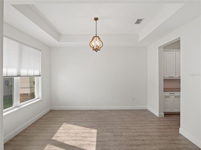 Image No.15-6 Bed Property for sale