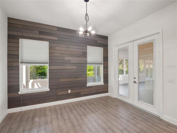 Image No.17-6 Bed Property for sale