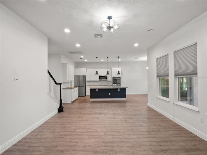 Image No.18-6 Bed Property for sale