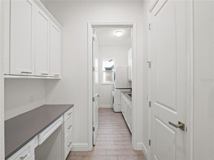 Image No.28-6 Bed Property for sale