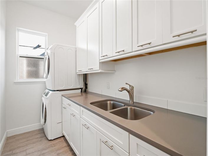 Image No.29-6 Bed Property for sale