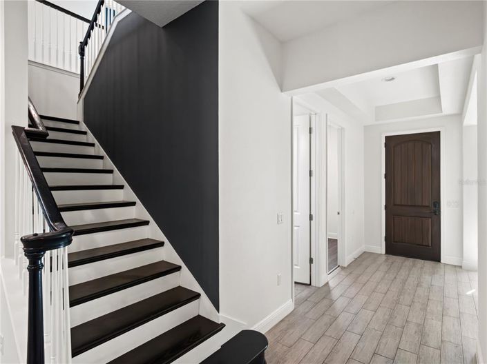 Image No.30-6 Bed Property for sale